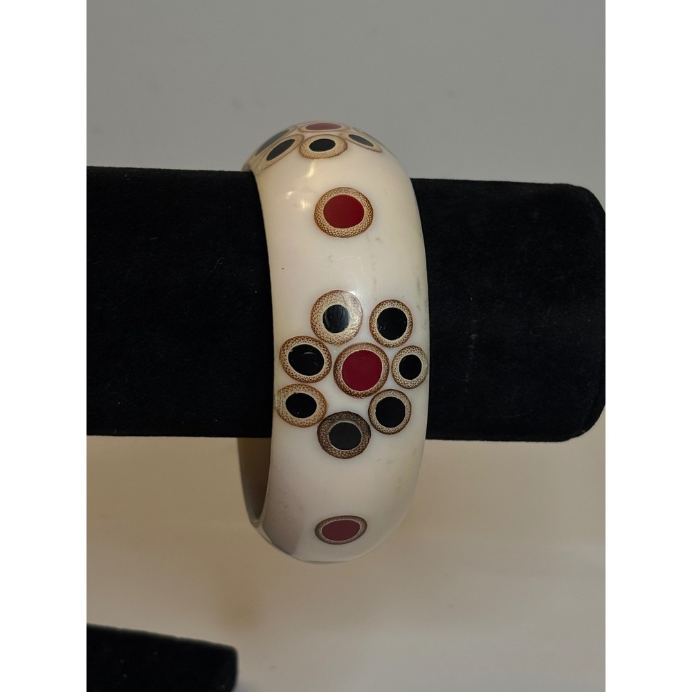 1970s Resin Boho Inlaid Bangle Bracelet Cream Black Red Geometric Floral Motif